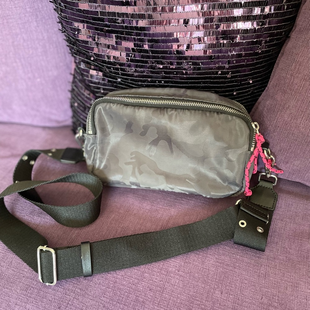 French Connection Cross Body Mini Bag Dark Grey with Camo Print & Pink ties - Picture 8 of 8